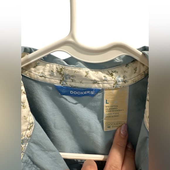 Dockers Women’s Button-Up Shirt – Classic Y2K Style with Floral Trim – Size L - Picture 6 of 7